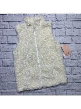 Widgeon Faux Fur Vest in Cream